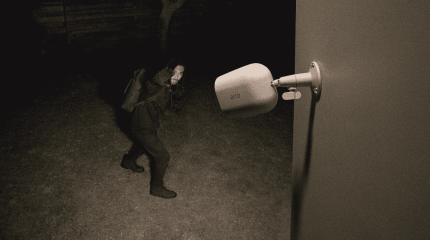 Wanneer mag je camerabeelden terugkijken? - Een uitleg Wil je weten wanneer je camerabeelden mag terugkijken? Lees alles over de regels en wetgeving voor particulieren en bedrijven.